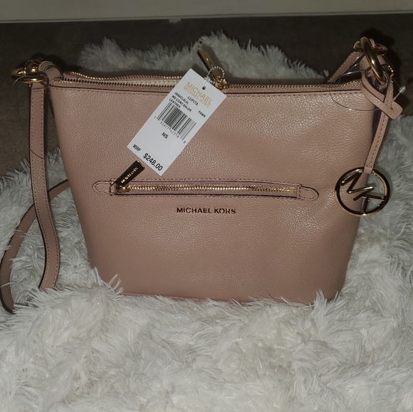 MICHAEL Michael Kors Handbags - NWT Michael Kors Crossbody